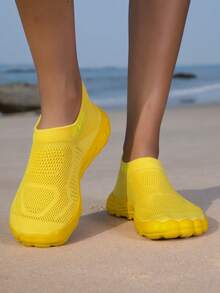 ZVB Barefoot-Friendly Water Shoes, Soft-Soled Women's Beach Shoes For Swimming, Diving, Outdoor Quick-Dry Summer Sandals, Fishing Water Shoes, Non-Slip & Breathable - 黃色 - 查看 7