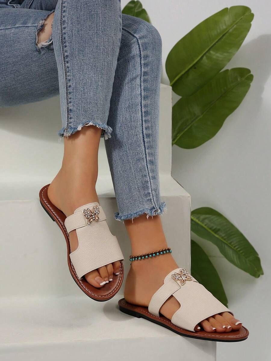 صنادل خارجية عصرية للمراهقين مزينة بفراشة وإكسسوارات من الراين، متعددة الاستخدامات للربيع والصيف والخريف والشتاء - أبيض - مشاهدة 1