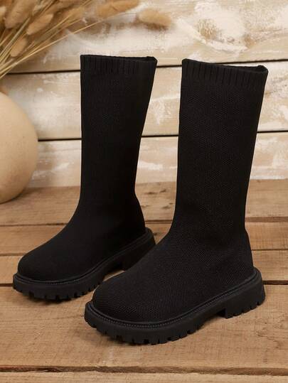 1 双黑色弹力及膝靴，适合幼儿女孩，纯色针织弹力透气材料，圆头厚底，舒适易穿脱，一键式设计，时尚英伦风格中筒暖腿靴，适合休闲、户外、秋冬