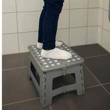 Taburete Plegable de Plástico con Diseño Antideslizante en Gris – Alturas Disponibles: 19 cm / 22 cm / 27 cm / 32 cm / 39 cm – Portátil y Compacto para Cocina, Baño o Niños - Gris - Ver 6