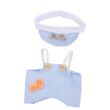 Latzhose, Hutset mit Wasserflasche Anhänger, Hund Anhänger, Schuhe (ohne Plüschpuppe, nur Kleidung und Accessoires)