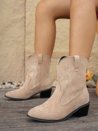 Women's Western Style High Heel Ankle Boots And Short Boots, Western Style Embroidery, Holiday Short Plush Western Boots, Short Boots, New Autumn/Winter Pointed Toe Chunky Heel Embroidered Boots For Women