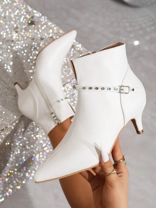 6cm spitze Sexy High Heel Stiefeletten, minimalistisches weißes Design mit Metallschnallen Dekor, geeignet für den Arbeitsweg, Einkaufen, kombinierbar mit Jeans, Kleidern, Mänteln im Herbst/Winter, Stiefel für Frauen