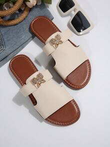 صنادل خارجية عصرية للمراهقين مزينة بفراشة وإكسسوارات من الراين، متعددة الاستخدامات للربيع والصيف والخريف والشتاء - أبيض - مشاهدة 7