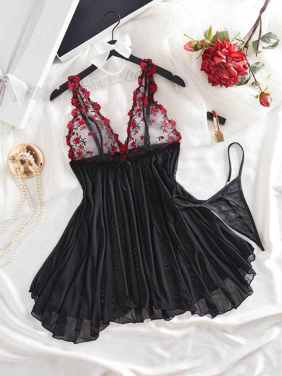 异域梦幻！中东风刺绣透视睡袍 - 解锁神秘性感刺绣透视不对称/不对称V型内裤和丁字裤，坏蛋造型 - 黑色 - 查看 1