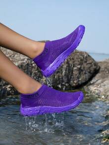 Zapatos de agua amigables con los pies descalzos ZVB, zapatos de playa de suela blanda para mujeres para nadar, bucear, actividades al aire libre de secado rápido para el verano, zapatos de agua para pesca, antideslizantes y transpirables - Morado - Ver 11