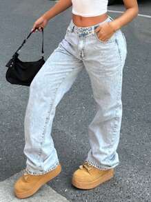 Pantaloni di jeans dritti e morbidi in stile Y2K con tasche ricamate a farfalla per donne