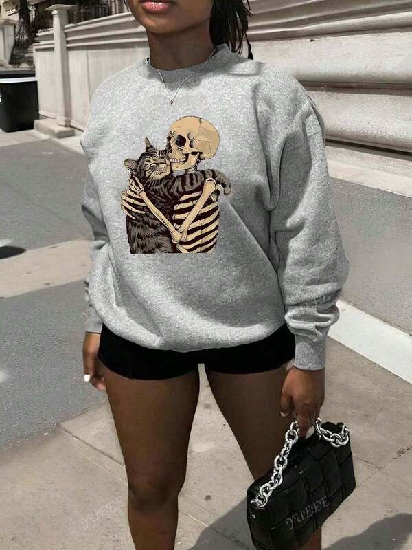 Women's Casual Sweatshirts, Cute Printed Patterns, Printed Sweatshirts, Halloween Party Tops, Cat Hug Skull Printed Sweatshirts, Suitable For Dating, Home, Leisure And All Other Occasions, Suitable For All Seasons.