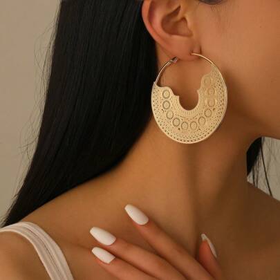 1 paire de boucles d'oreilles rondes en forme de C creuses de style bohème vintage exagéré pour femmes, couleur or