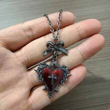 1pc Vintage Gothic Thorn Heart Cross Butterfly Pendant Necklace, Women's Fashion Jewelry Accessory, Suitable For Party, Halloween Wear, Dark Personalized Necklace
