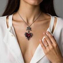 1pc Vintage Gothic Thorn Heart Cross Butterfly Pendant Necklace, Women's Fashion Jewelry Accessory, Suitable For Party, Halloween Wear, Dark Personalized Necklace