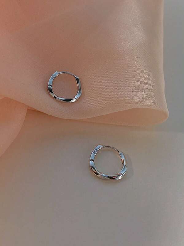 1 Pair,925 Silver Mobius Shape Hoop Earrings Minimalist Casual Style Personality Earrings Metal Ring Shape Hoop Earrings Elegant Style Gift For Women