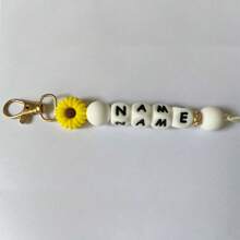 1pc Customized Daisy Silicone Keychain, Personalized Name Tag, Memorial Gift, Monogram, Multi-Functional, Practical, Lightweight, Minimalist, Business Casual, Commute, Cute, Kawaii, Vacation Vibe/Personalized Vacation, Customized, Customized Personalized Gift For Women, Crossbody Bag/Crossbody Bag, Travel Bag, Tote Bag, Ideal Gift For Girlfriend, Family, Friends, Women, Newcomers And Office Workers, Versatile, Large Capacity