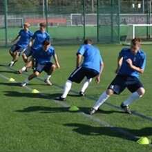 Fußballkegel, runde Kegel Geschicklichkeitstraining Sportskegel aus Kunststoff mit Tragetasche und Ständer, geeignet für Fußball, Basketball Trainingsplatz Markierung