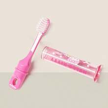 Bộ cốc gấp gọn MINISO Hello Kitty. Màu hồng cổ điển, với thiết kế cốc gấp gọn thông minh dễ dàng mang theo. Bàn chải đánh răng được in hình Hello Kitty dễ thương, chất liệu mềm mại không làm tổn thương nướu. (1 món) - Hồng - Xem 6