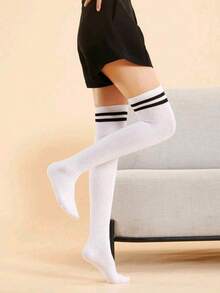 1 Pair Of Women's Long Socks, Black And White Striped Knee High Socks, Comfortable High Stretch High Help Long Socks, Seasonal Knee High Socks, Fashionable Calf Knee High Socks, Suitable For Stage Performances, Party Events, Sexy Club Outfits, College Style Maid Outfits, Attending Various Parties, Etc., Y2k, Cozy