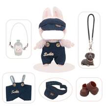 Latzhose, Hutset mit Wasserflasche Anhänger, Hund Anhänger, Schuhe (ohne Plüschpuppe, nur Kleidung und Accessoires)