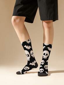 1 par de calcetines negros y blancos con elementos espeluznantes de Halloween - Divertidos y festivos, de poliéster elástico, suaves al tacto y duraderos, regalo de Halloween para adultos y niños