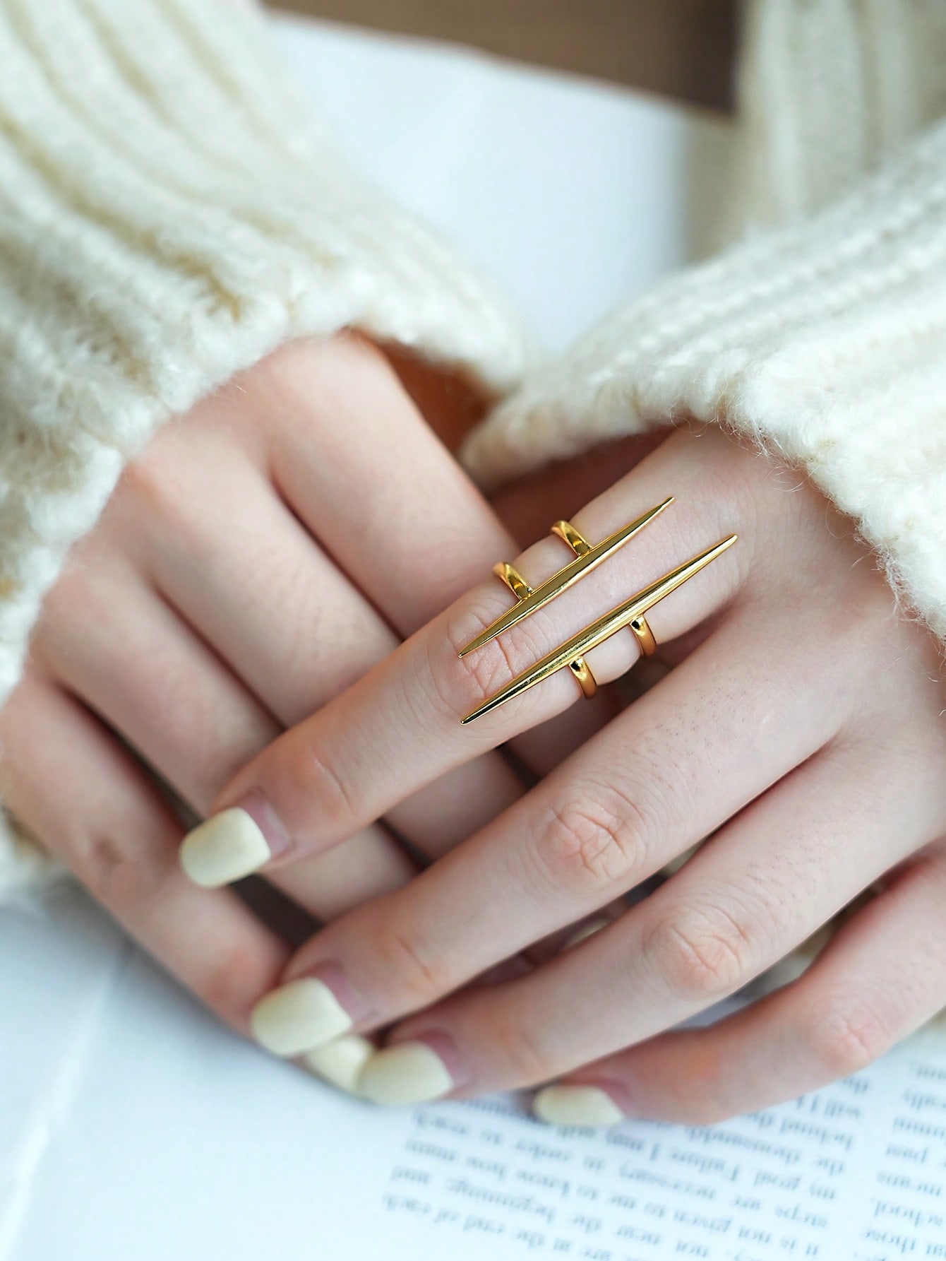 خاتم مفتوح من الفولاذ المقاوم للصدأ بتصميم خطوط غي...