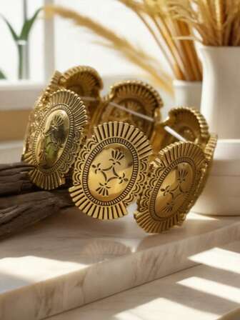 复古波西米亚风男女通用时尚简约几何雕刻锌合金电镀复古金弹力手链，适合秋冬季日常佩戴、节日装扮，流行中东风格