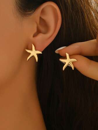 1 paire de boucles d'oreilles délicates et minimalistes en forme d'étoile, convenant pour un port quotidien pour les femmes