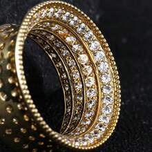 1PC Saddle Fit Sparkling Luxurious Round Ear Gauges Tunnels Expander Stretcher Piercing Women Body Men Jewelry New Arrival Gift