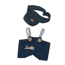 Latzhose, Hutset mit Wasserflasche Anhänger, Hund Anhänger, Schuhe (ohne Plüschpuppe, nur Kleidung und Accessoires)