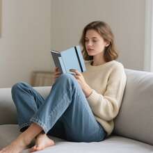 Capa Compatível com Kindle 6" 2022/2024/Kindle Paperwhite 6.8" 2021/Kindle Paperwhite 7" 2024 Lançado, Couro PU Premium + Capa Traseira de TPU Macio Transparente com Função Dormir/Despertar Automática para Kindle 2024/2022 11th Geração.