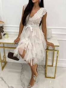 Đầm ngắn cổ chữ V sâu dáng suông mùa xuân Look Polly dành cho nữ, chất liệu ren, màu trơn, gợi cảm, phù hợp cho hẹn hò, tiệc tùng và các trang phục mùa hè thanh lịch. - trắng - Xem 8