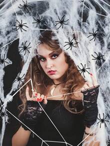 100pcs Halloween Plastic Spiders, Long-Legged Plastic Spider, Small Spider Accessories, Spider Outdoor Decoration, Cake Decoration, Scary Little Spider Prank Props, Halloween Indoor/Outdoor Party Decoration