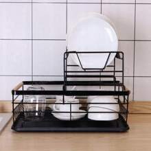 Suport de uscare a vaselor premium cu 2 niveluri – Metal alb-negru cu mânere din lemn, organizator de bucătărie de mare capacitate și scurgător de blat cu tavă detașabilă pentru scurgere și suport dublu pentru tacâmuri – Suport de vase rezistent la rugină, modern, care economisește spațiu, pentru farfurii, boluri, ustensile și multe altele.