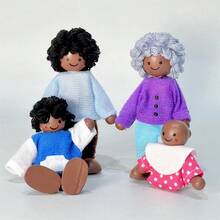 4 Piece Jointed Wooden Doll Family Set With Flexible Limb For Role Play