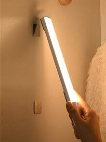 NBBUFF 1 Peça Luz de Sensor de Movimento LED, Luz Debaixo do Gabinete, Bateria Recarregável, Luz Regulável para Quarto, Cozinha, Escadas, Armário, Guarda-Roupa, Despensa