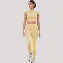 Women's Scallop Edge High Neck Cropped Top With Cap Sleeves And Open Back Detail - Small, Yellow - 黃色 - 查看 3