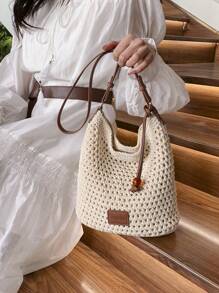 1 件女士斜挎包，配有长肩带，轻巧便捷，简约设计，米色面料，涤纶衬里，非常适合日常使用和旅行