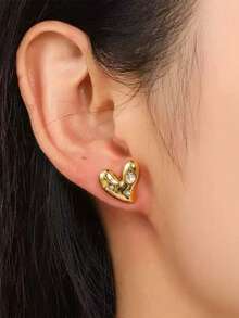 1 par de pendientes elegantes de acero inoxidable para mujer con diseño asimétrico de corazón con rhinestones, adecuados para uso diario y vacaciones