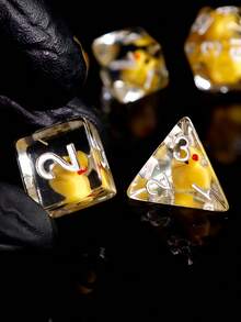7pcs Transparent Resin Dice With Cartoon Duck Pattern And White Numeric, Suitable For Game Party Supplies