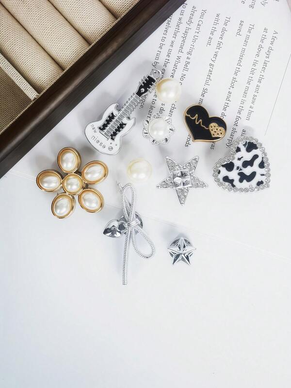 10pcs New Fashion Shoe Accessories, Shoe DIY Decorations, Suitable For Gifts, Festivals, Dorms, Outdoor Beach Shoes, Shoe Decorations, Flowers, Guitars, Hearts, Stars, Pearls