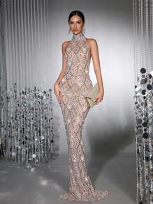 Novo Vestido Longo Feminino de Luxo com Lantejoulas Cintilantes, Aplicação de Diamantes e Tela Transparente, Gola Alta, Sem Manga, Modelagem Emagrecedora de Quadris, Vestido Longo Sexy com Decote Nas Costas, Cauda Longa, Vestido de Dama de Honra, Vestido de Festa de Casamento e Banquete Formal Feminino