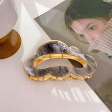 Korean Elegant Heart Shaped Plastic Claw Hair Clip, Medium Size, Wholesale,Hair Accessories,Hair Claw,Claw Clips,Hair Clutch,Hair Jaw Clip Fall Winter For Vacation Outfits Woman