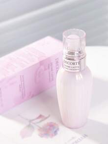 DECORTÉ DECORTE PRIME LATTE CONCENTRADO HERBAL 150ml / Emulsión de tratamiento refinador / Una emulsión controladora de aceite mezclada con 7 tipos de aceites botánicos combinados con tecnología de cápsulas para penetrar en profundidad y equilibrar los aceites y la humedad de la piel. Aceites ligeros, emolientes y nutritivos dejan la piel suave y lisa sin residuo pegajoso. - Emulsión 150ml - Ver 2