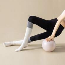 A Pair Of Women's Winter Yoga Five-Toe Socks, Knitted Fabric, Anti-Slip Pilates Leggings, Calf Socks Ballet, Only Hand-Washable, Suitable For Fitness And Young People, Running, Yoga, Fitness, Cycling, Middle Calf Compression Socks