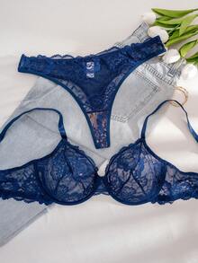 1 套女士加大码纯色蕾丝钢圈文胸和内裤套装，提升型