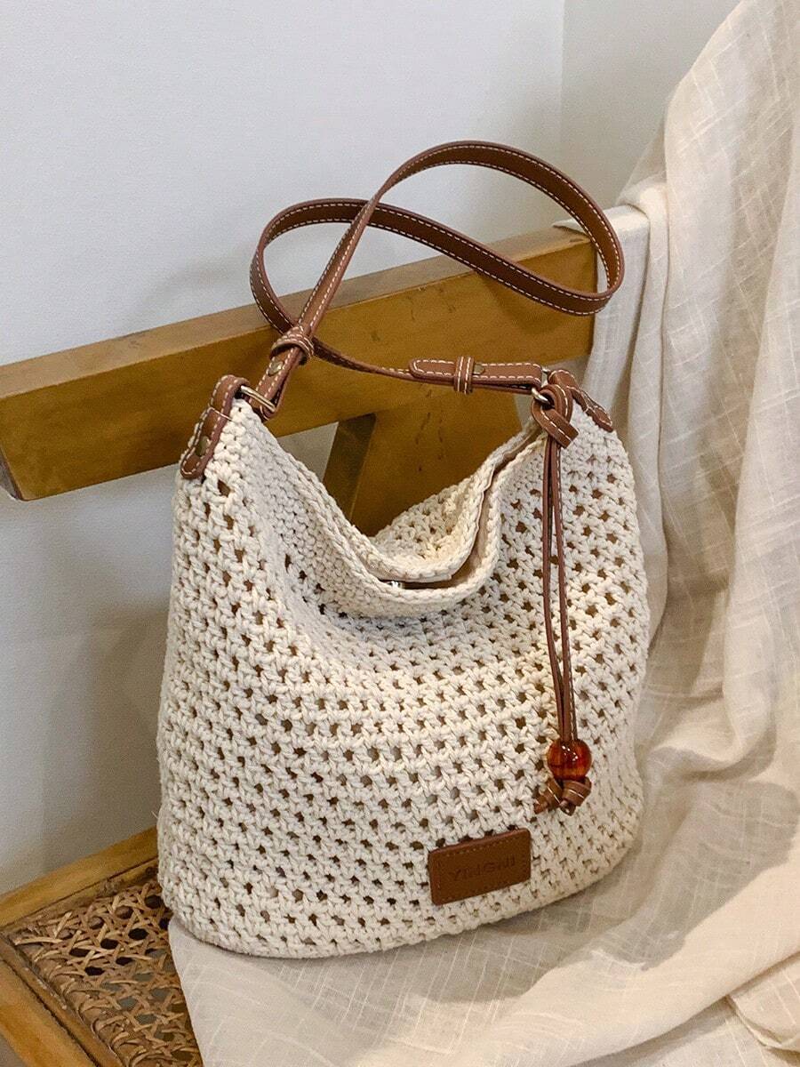 1 件女士斜挎包，配有长肩带，轻巧便捷，简约设计，米色面料，涤纶衬里，非常适合日常使用和旅行