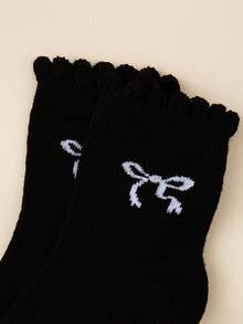 1/5 Pairs Solid Color Children's Mid-Calf Socks With Lace Trim, Minimalist Black Bow Decor, Cute & Preppy Princess Style, Soft & Comfortable, Versatile Casual & Sports Socks Suitable For Students, Sports Events, Daily Wear, Gifts - Black - View 3