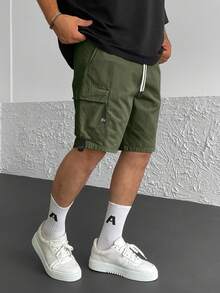 Men's Cool Multi-Pocket Design With Drawstring Detail Straight Leg Flattering Cargo Shorts - Army Green - View 2