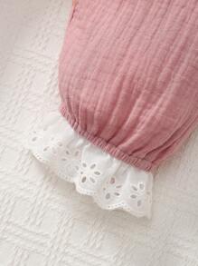 MommBaby 2pcs/Set Baby Girl Lace Floral Ruffled Collar, Flared Sleeve Romper With Button Front, And Frilled Bonnet Hat Set, Cute Vintage Inspired Outfit, Spring/Autumn