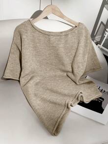 女式休闲性感风格斜肩领卷袖不对称下摆纯色露肩短袖套头针织上衣休闲宽松蝙蝠袖超大衬衫性感 T 恤，春夏秋季 - 卡其色 - 查看 4