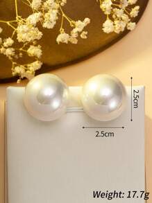 巴洛克仿珍珠耳环和戒指套装）优雅的仿珍珠首饰就在这里！超大圆形仿珍珠耳钉散发迷人光泽，搭配金色雕花仿珍珠戒指，复古与奢华兼具。无论是日常通勤还是重要场合，这套首饰都能为您增添魅力，让您成为众人瞩目的焦点。