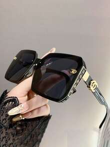 نظارة كبيرة الحجم للنساء، نظارة معدنية بدون إطار مزخرفة بحرف شخصي، إكسسوار للعطلات الصيفية والشاطئ، بتصميم مربع - أسود اللون الرمادي - مشاهدة 4